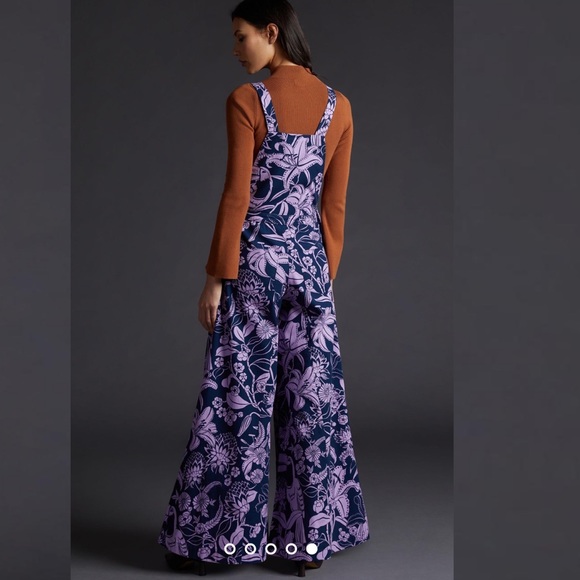 Farm Rio Deep V-Neck Wide-Leg Jumpsuit
See all Farm Rio - Picture 5 of 7